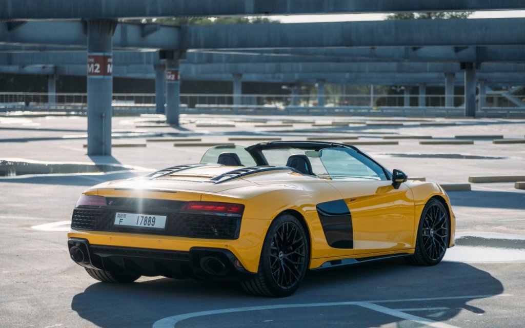 Audi R8 V10 Spyder (yellow)