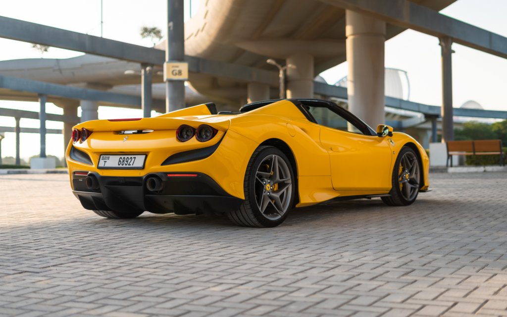 Ferrari F8 Tributo (Yellow)