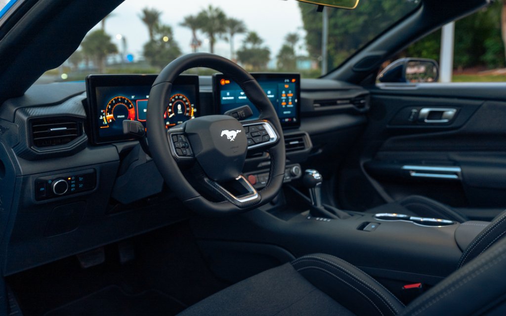 Ford Mustang 2024 Cabrio Blue