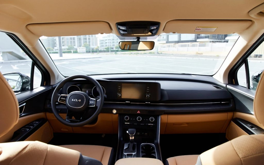 KIA Carnival (Black)